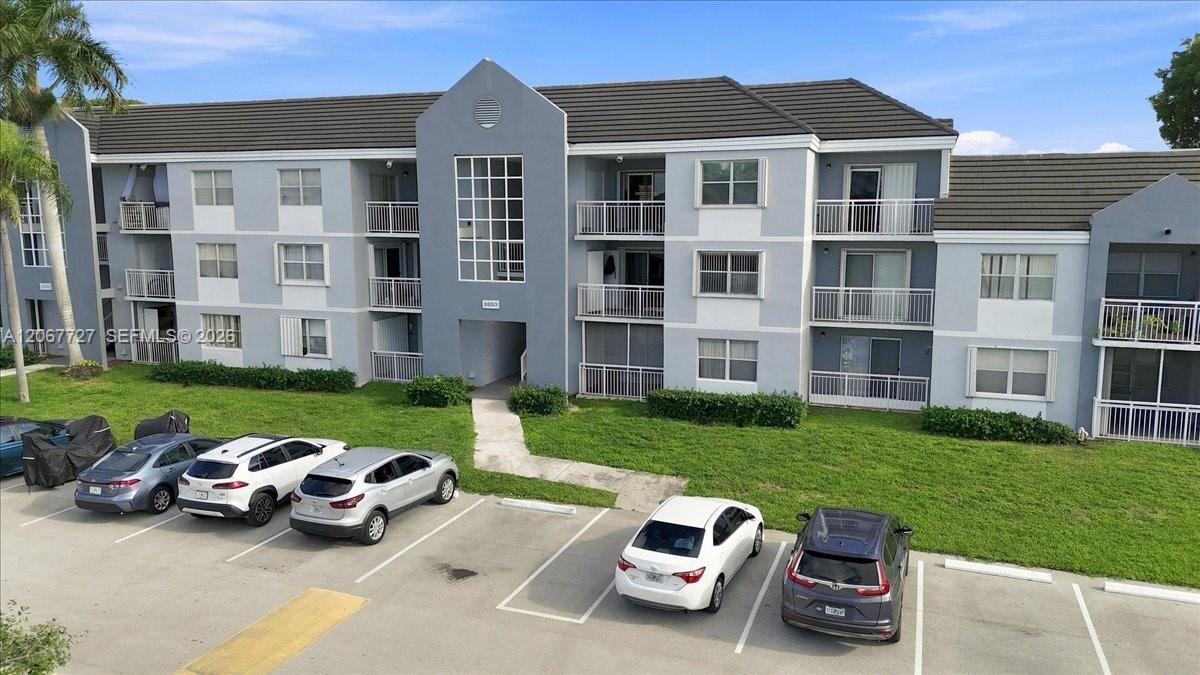 8660 SW 212th St 306, Cutler Bay, Florida 33189, USA