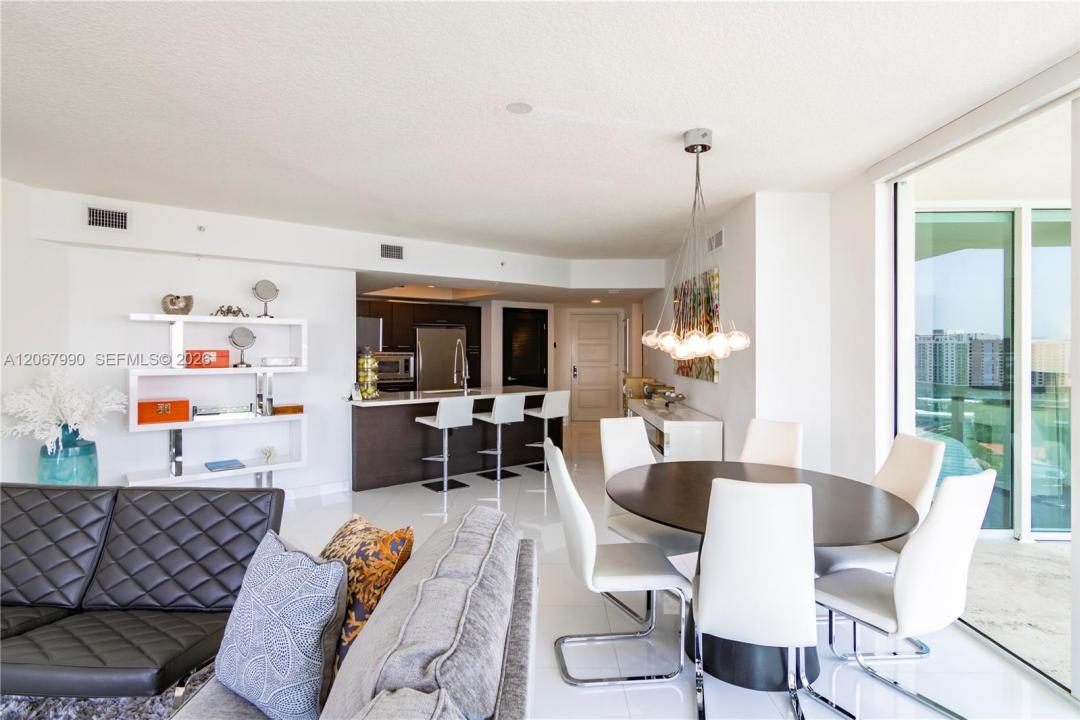 150 Sunny Isles Blvd 1-1604, Sunny Isles Beach, Floride 33160, États-Unis