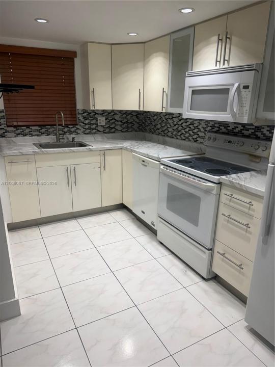 30 NW 87th Ave C223, Miami, Floride 33172, États-Unis