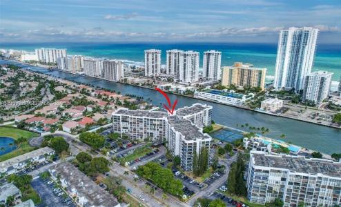 1000 Parkview Dr 825, Hallandale Beach, Florida 33009, USA