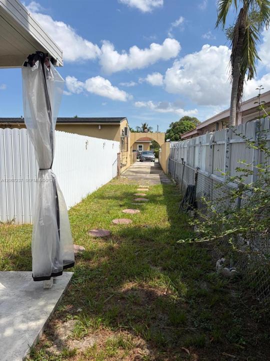 170 E 46th St 2, Hialeah, Florida 33013, Amerika Birleşik Devletleri