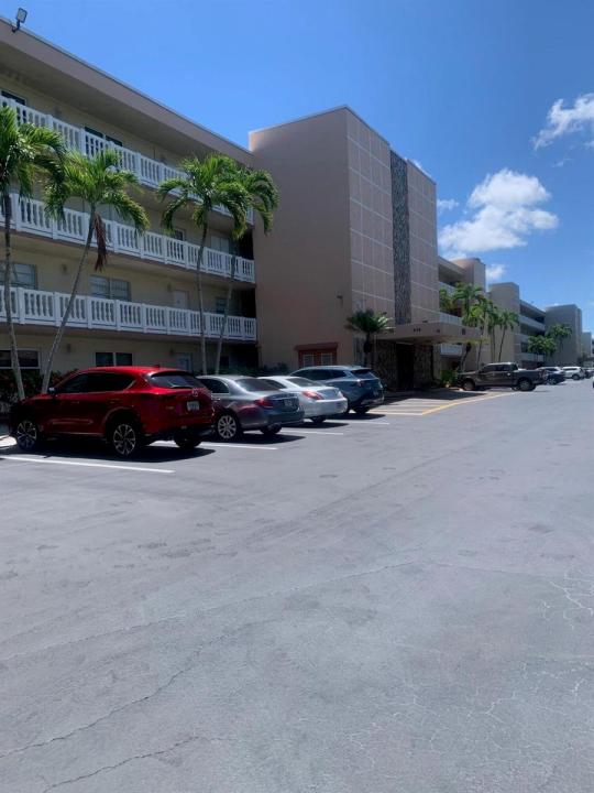 424 SE 10TH Street 104, Dania Beach, Florida 33004, USA