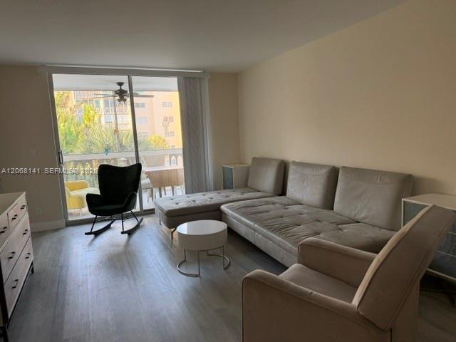 901 NE 14th Ave 305, Hallandale Beach, Floride 33009, États-Unis