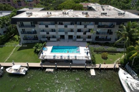 6815 Edgewater Dr 301, Coral Gables, Florida 33133, USA
