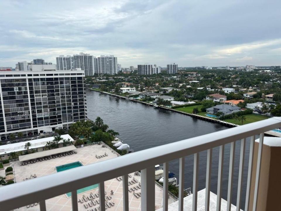 1965 S Ocean Drive 16P, Hallandale Beach, Floride 33009, États-Unis