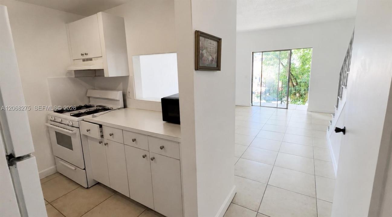 1305 W 53rd St 430, Hialeah, Florida 33012, Stati Uniti