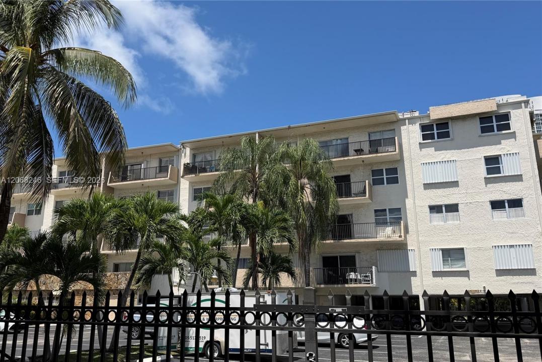250 181st Dr 414, Sunny Isles Beach, Flórida 33160, Estados Unidos