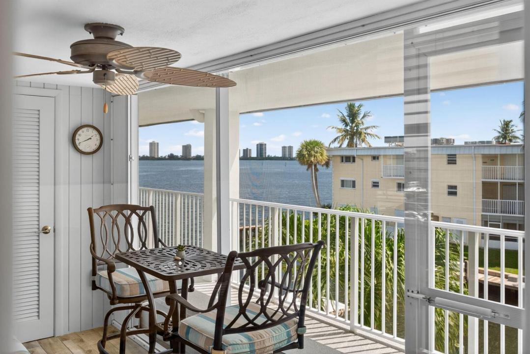 110 SHORE Court 301, North Palm Beach, Florida 33408, Stati Uniti