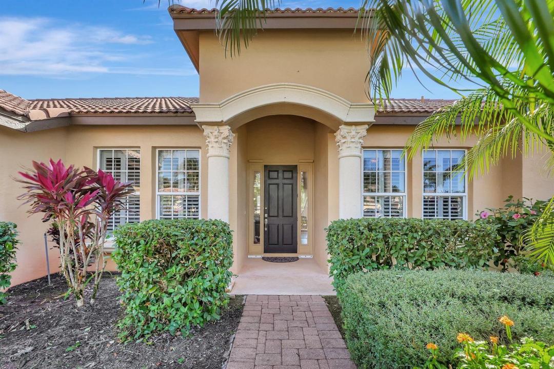 827 SW GRAND RESERVES Boulevard, Port St. Lucie, Florida 34986, USA
