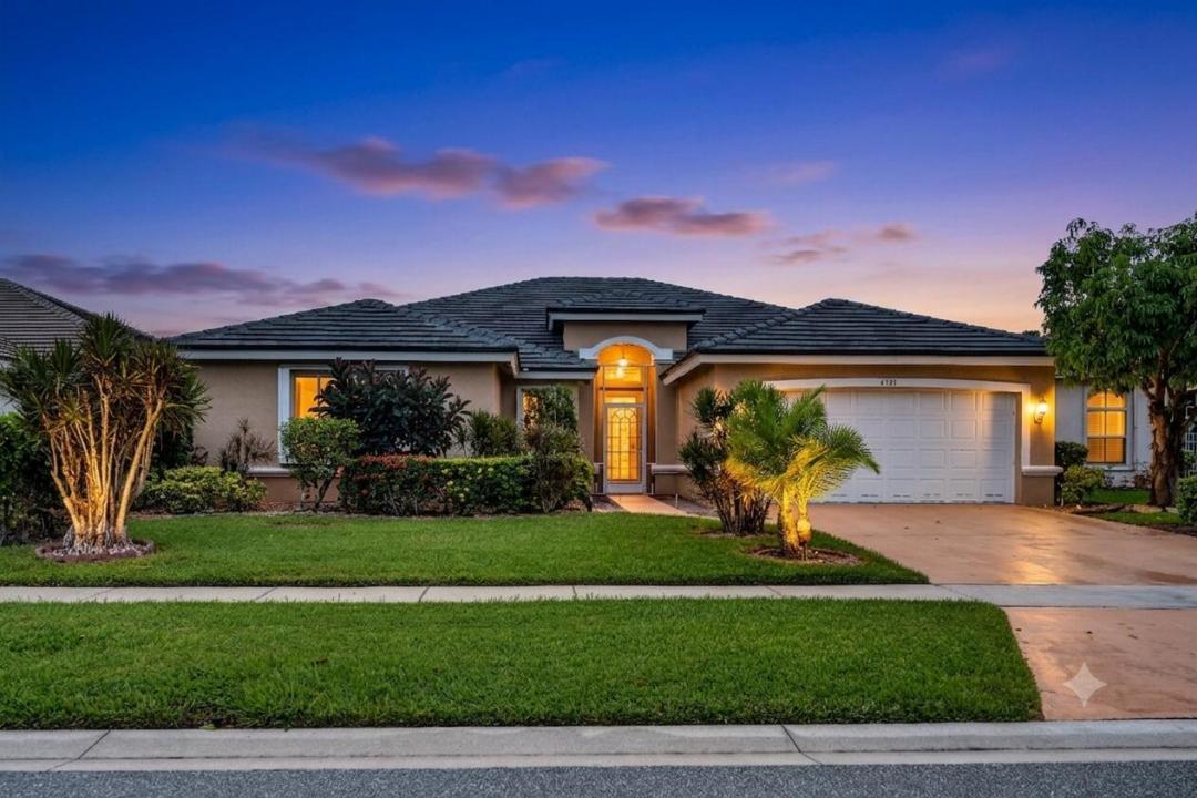 6783 Las Colinas Court, Lake Worth, Florida 33463, Stati Uniti