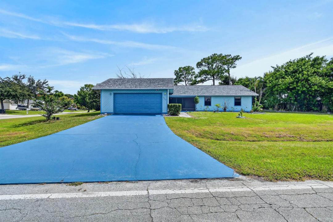 2402 SW SUMMIT Street, Port St. Lucie, Floride 34984, États-Unis