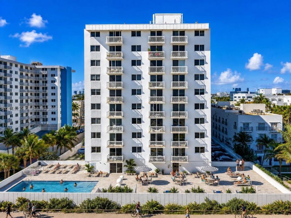 401 Ocean Dr 303, Miami Beach, Florida 33139, USA