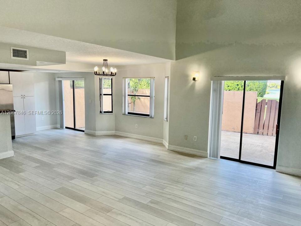 900 SW 113th Ter, Pembroke Pines, Florida 33025, Stati Uniti