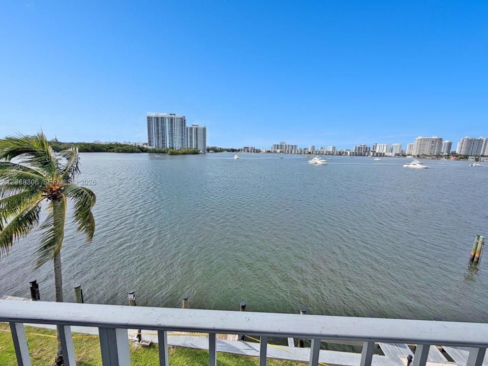 16546 NE 26th Ave 4B, North Miami Beach, Floride 33160, États-Unis
