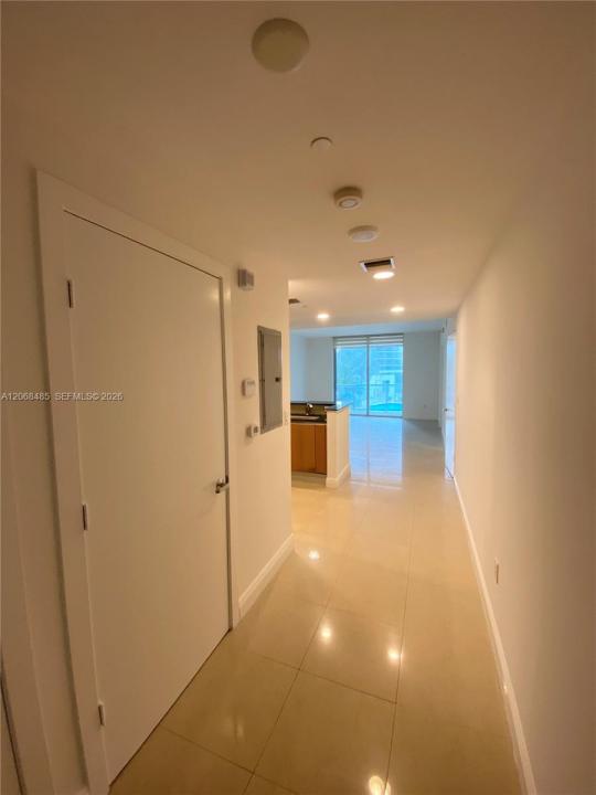 1060 Brickell Ave 1413, Miami, Floride 33131, États-Unis