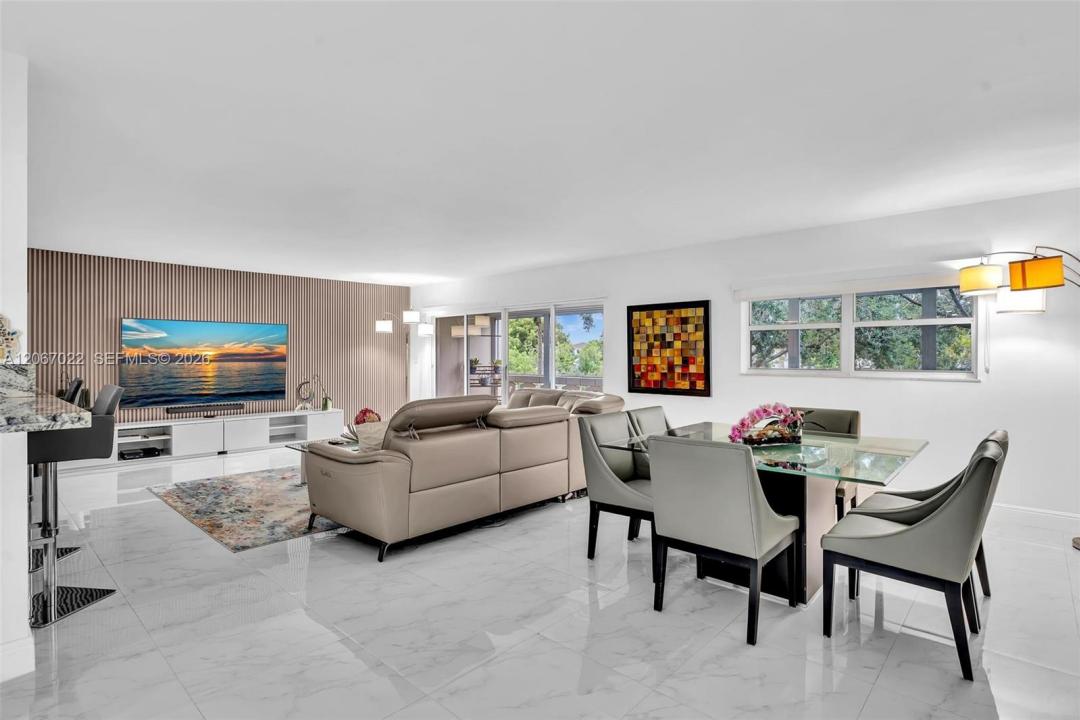 800 NE 195th St 220, Miami, Floride 33179, États-Unis