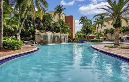 9517 Fontainebleau Boulevard 521-428, Miami, Florida 33172, USA