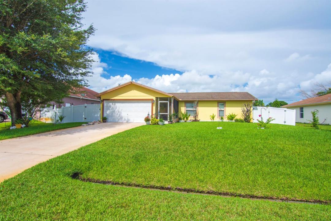 1842 SE CARVALHO Street, Port St. Lucie, Floride 34983, États-Unis