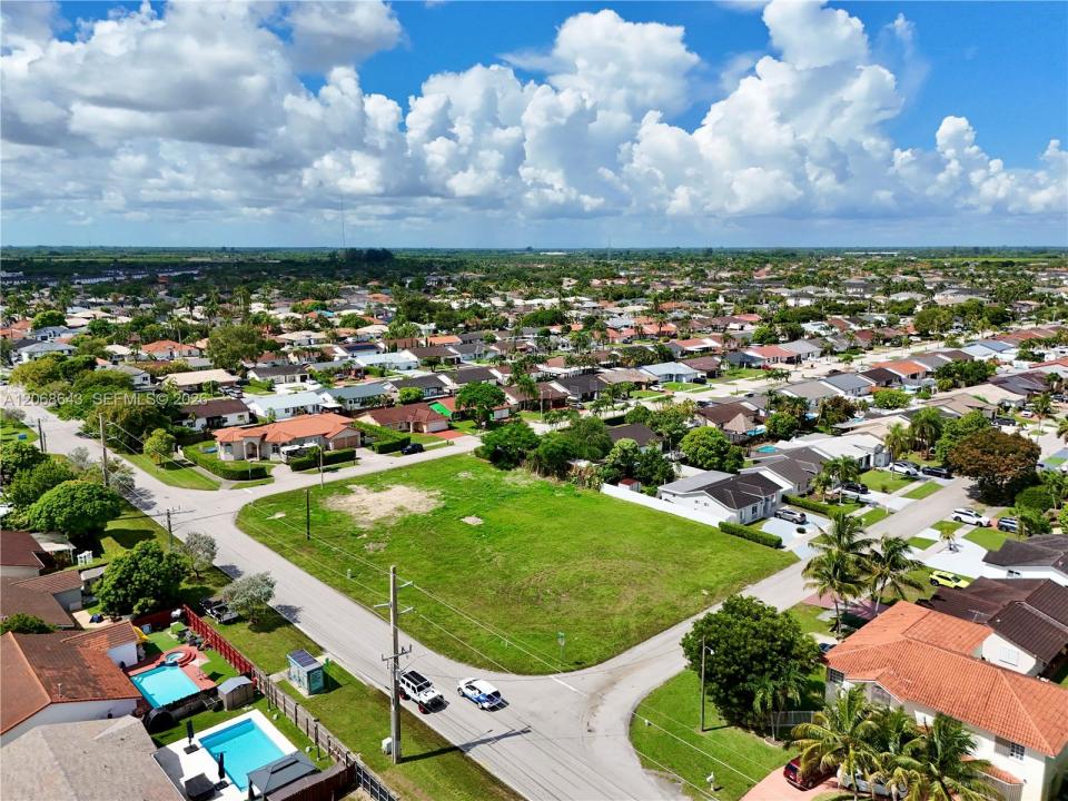 17340 SW 147th Ave, Miami, Floryda 33187, USA
