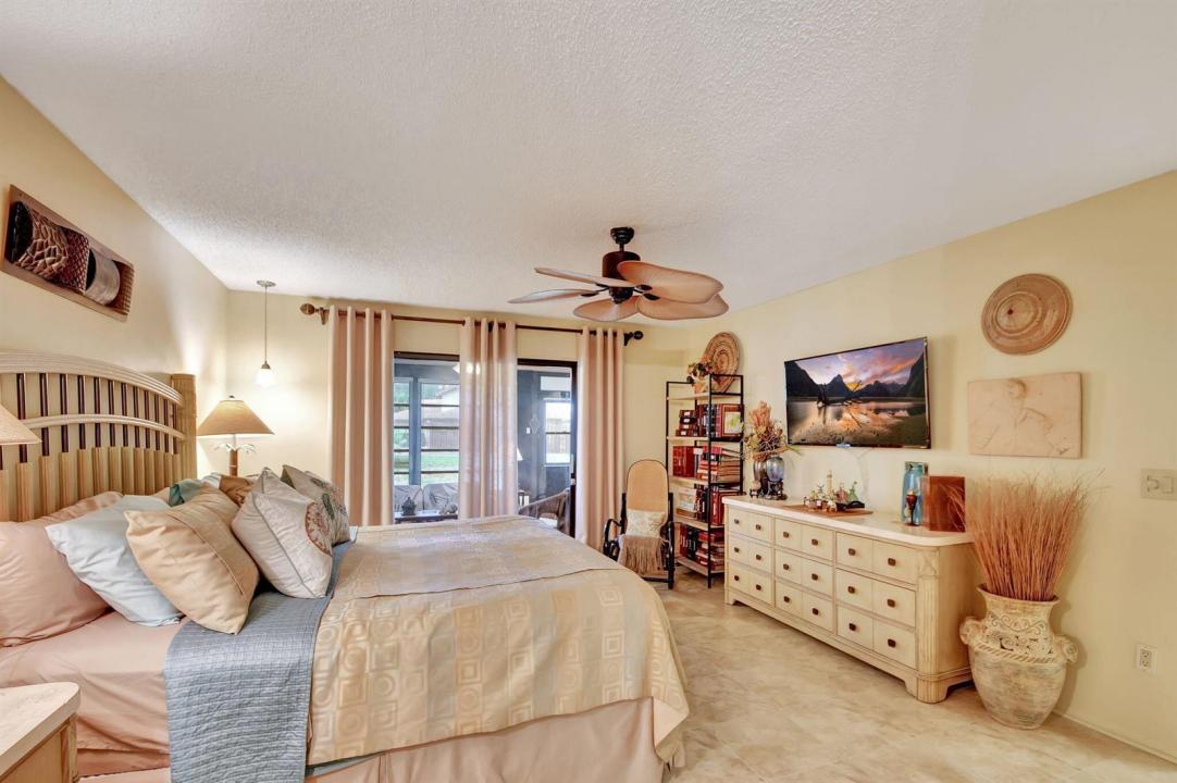 494 Iron Forge Court, Royal Palm Beach, Florida 33411, Stati Uniti