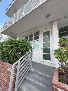 300 74th St 2, Miami Beach, Florida 33141, USA