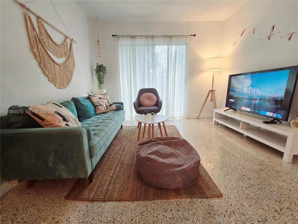 651 SW 3rd St 3, Miami, Floride 33130, États-Unis