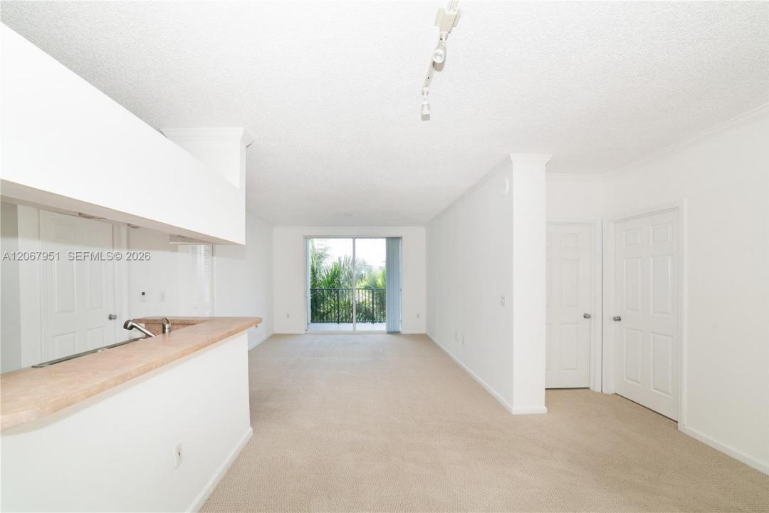 17150 N Bay Rd 2512, Sunny Isles Beach, Floride 33160, États-Unis