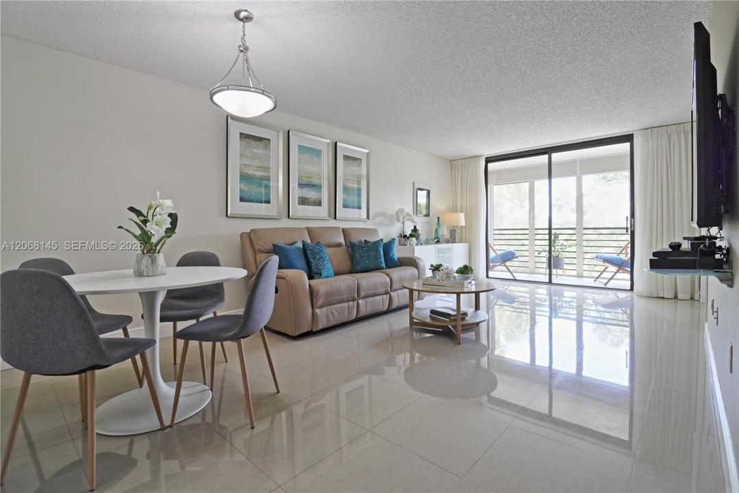 1100 Colony Point Cir 419, Pembroke Pines, Florida 33026, USA
