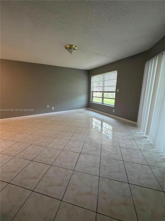 3100 Riverside Dr 104, Coral Springs, Florida 33065, USA