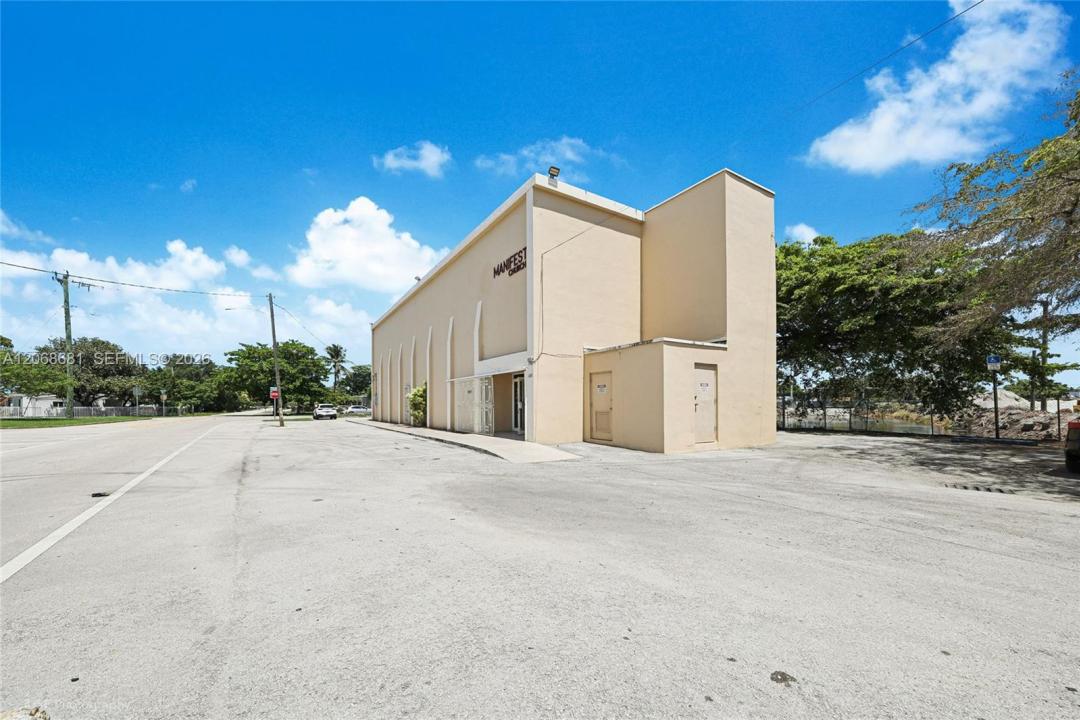 680 Superior St, Opa-Locka, Florida 33054, Stati Uniti