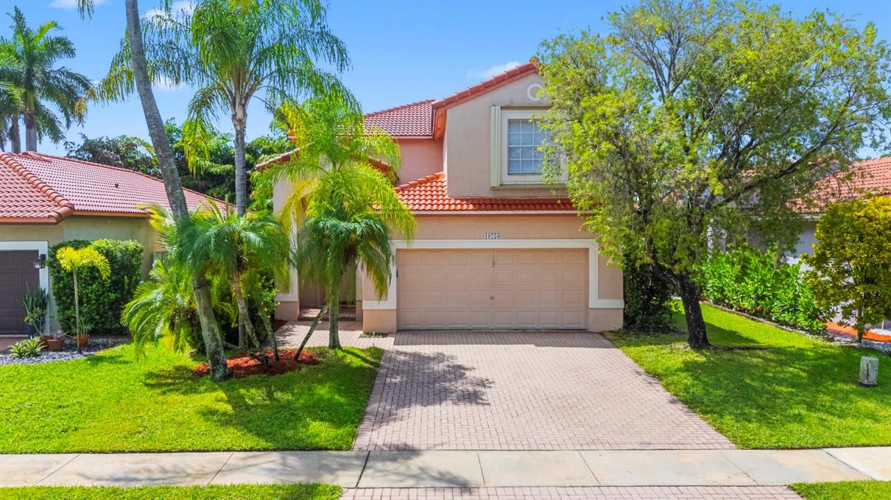 19250 NW 12TH Manor, Pembroke Pines, Floride 33029, États-Unis