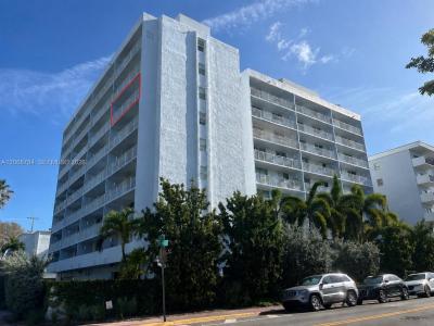 1045 10th St 704, Miami Beach, Florida 33139, USA