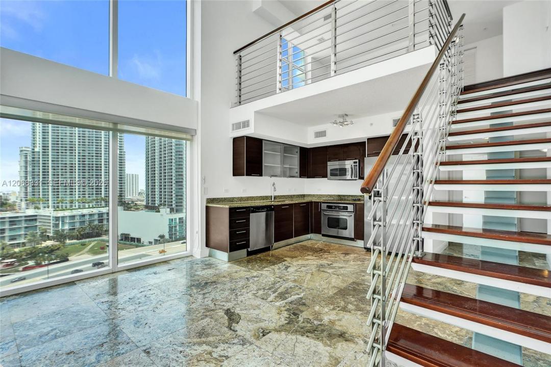 41 SE 5th St 1016, Miami, Florida 33131, USA