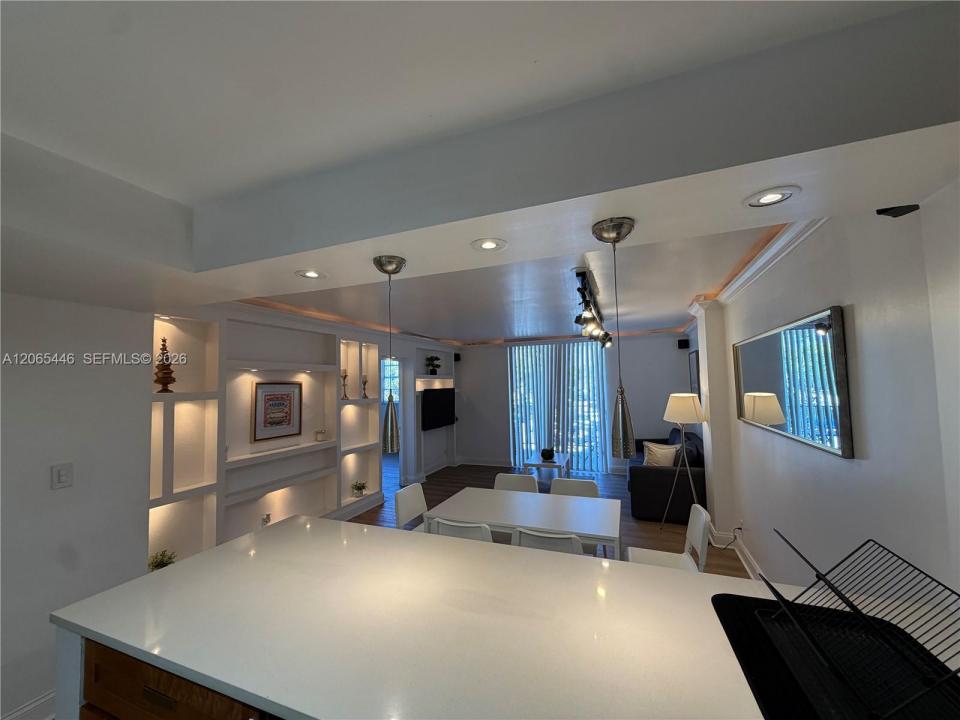 2903 N Miami Beach Blvd 201, North Miami Beach, Floride 33160, États-Unis