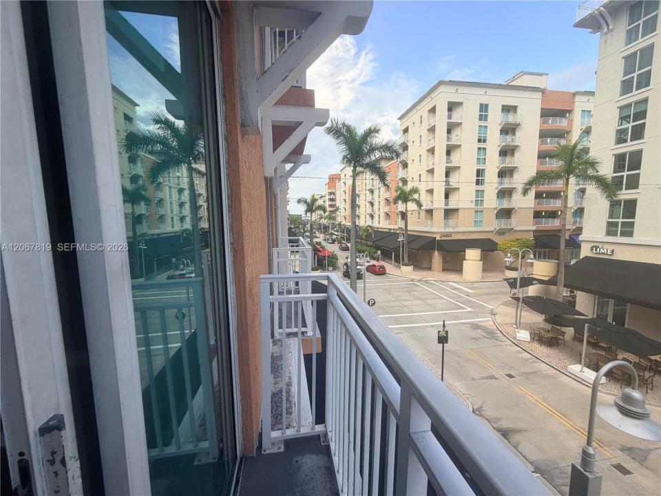 7290 SW 90th St 207, Miami, Florida 33156, USA