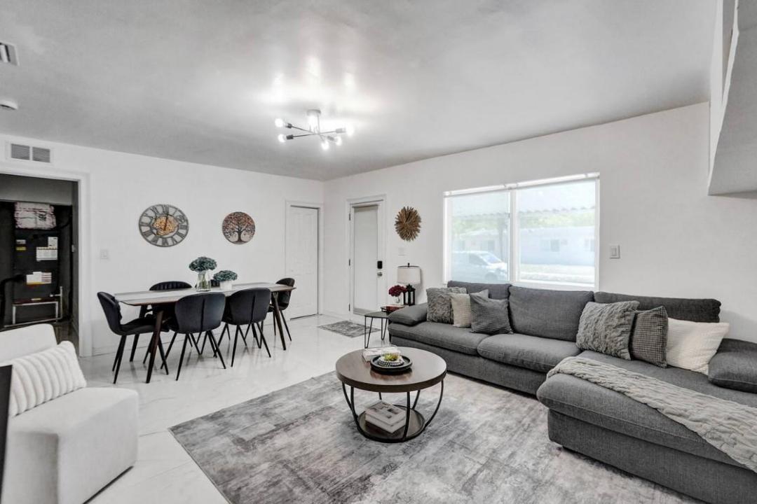 2001 Washington Street, Hollywood, Florida 33020, USA