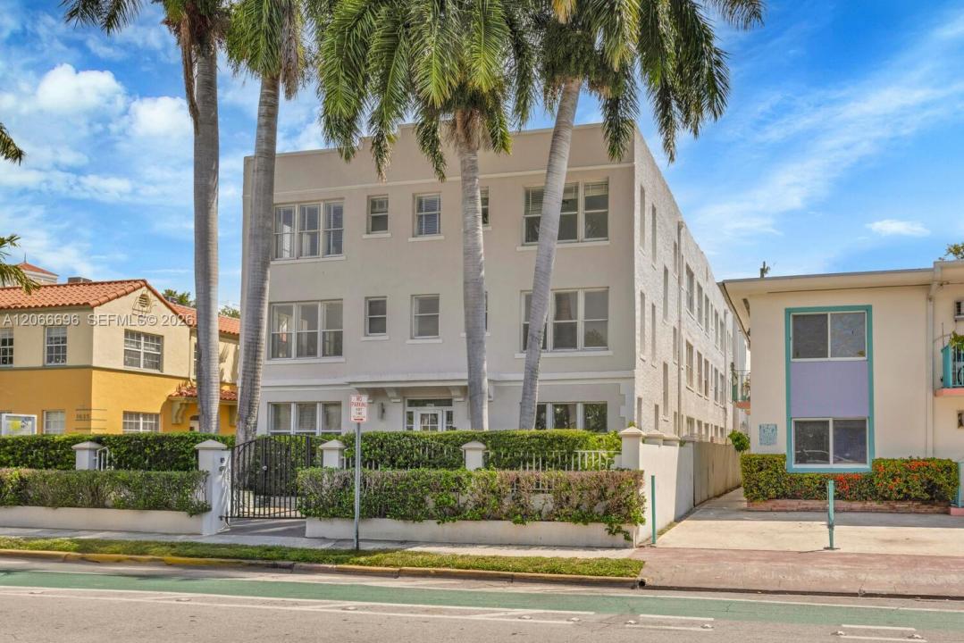 1027 Pennsylvania Ave 201, Miami Beach, Florida 33139, USA