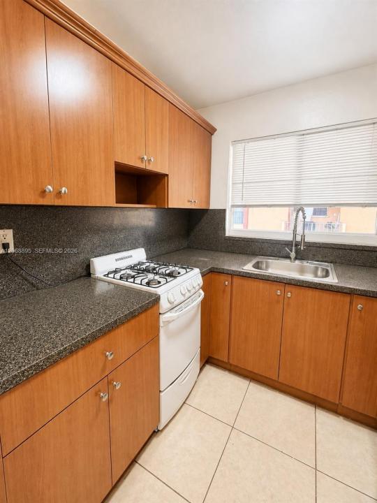 6850 W 14th Ct 25B, Hialeah, Florida 33014, Estados Unidos