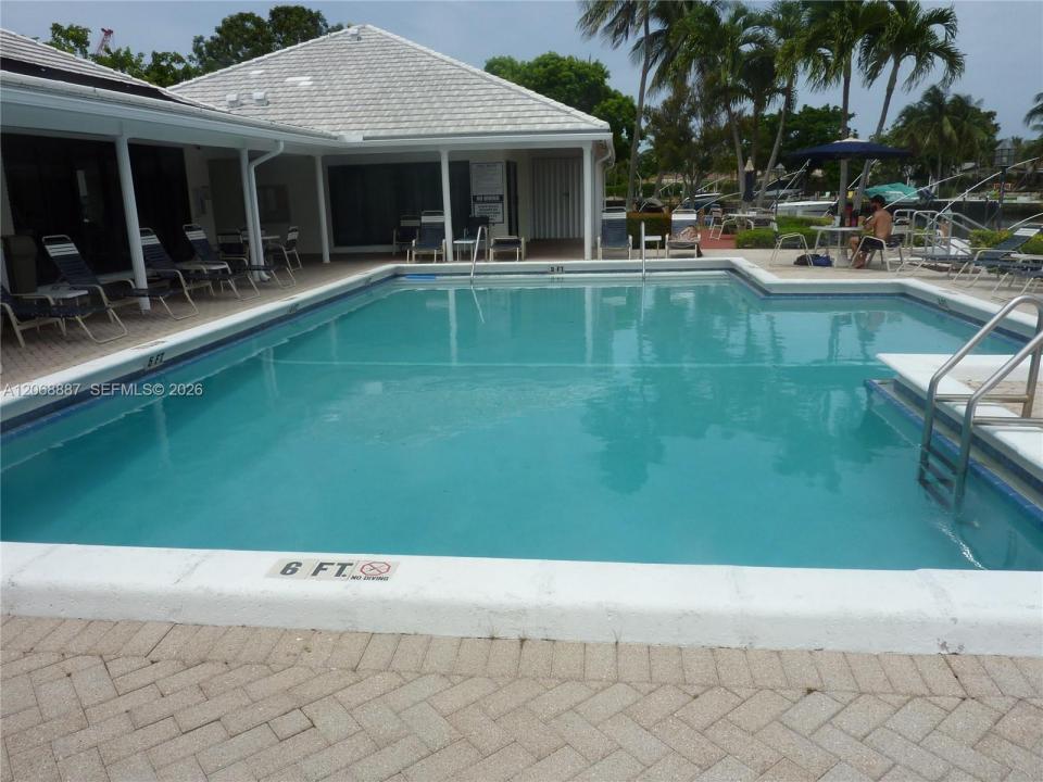 180 Cypress Club Dr 811, Pompano Beach, Floride 33060, États-Unis