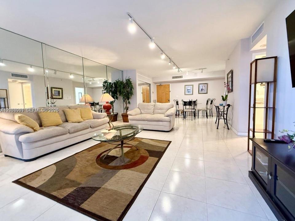9195 Collins Ave 512, Surfside, Florida 33154, HOA KỲ