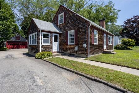 73 lindy Avenue, East Providence, Rhode Island 02915, USA