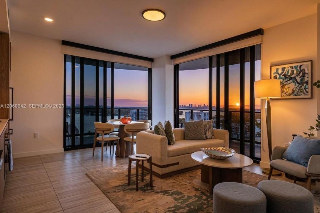 580 72nd St 1410, Miami Beach, Floride 33141, États-Unis