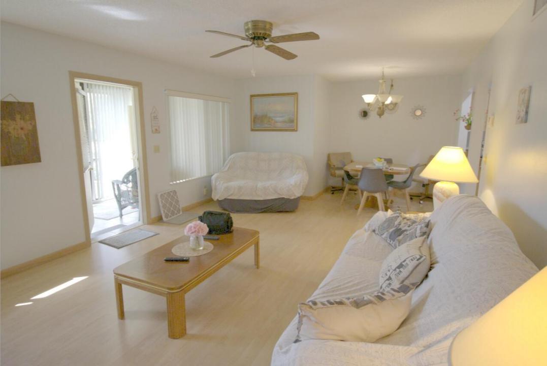 3561 PINE NEEDLE Drive D-2, Florida 33463, Stati Uniti