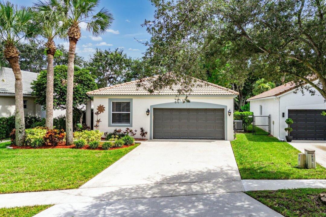 196 Seminole Lakes Drive, Royal Palm Beach, فلوريدا 33411, الولايات المتحدة