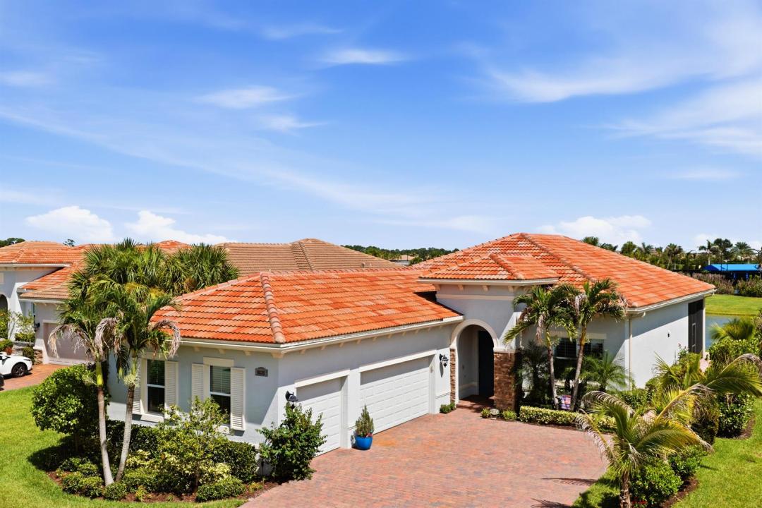 8635 SW Carrara Way, Port St. Lucie, Floride 34987, États-Unis