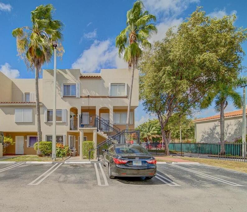 551 NW 82ND Avenue 526, Miami, Floride 33126, États-Unis