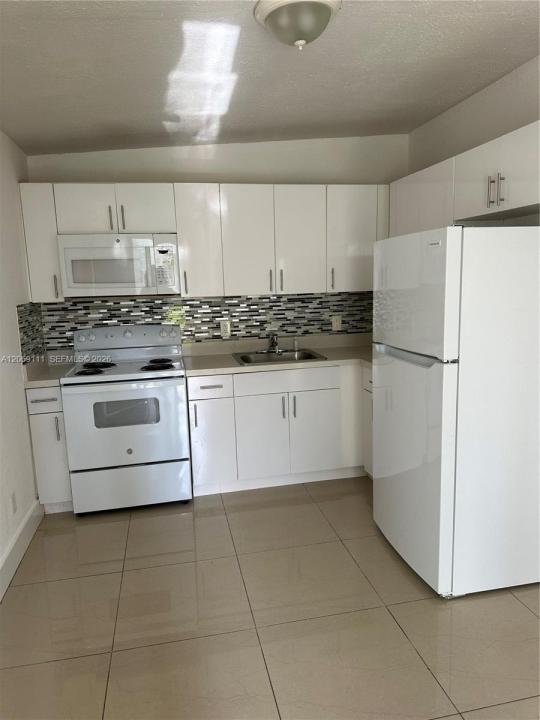 2222 Van Buren St 12, Hollywood, Floride 33020, États-Unis