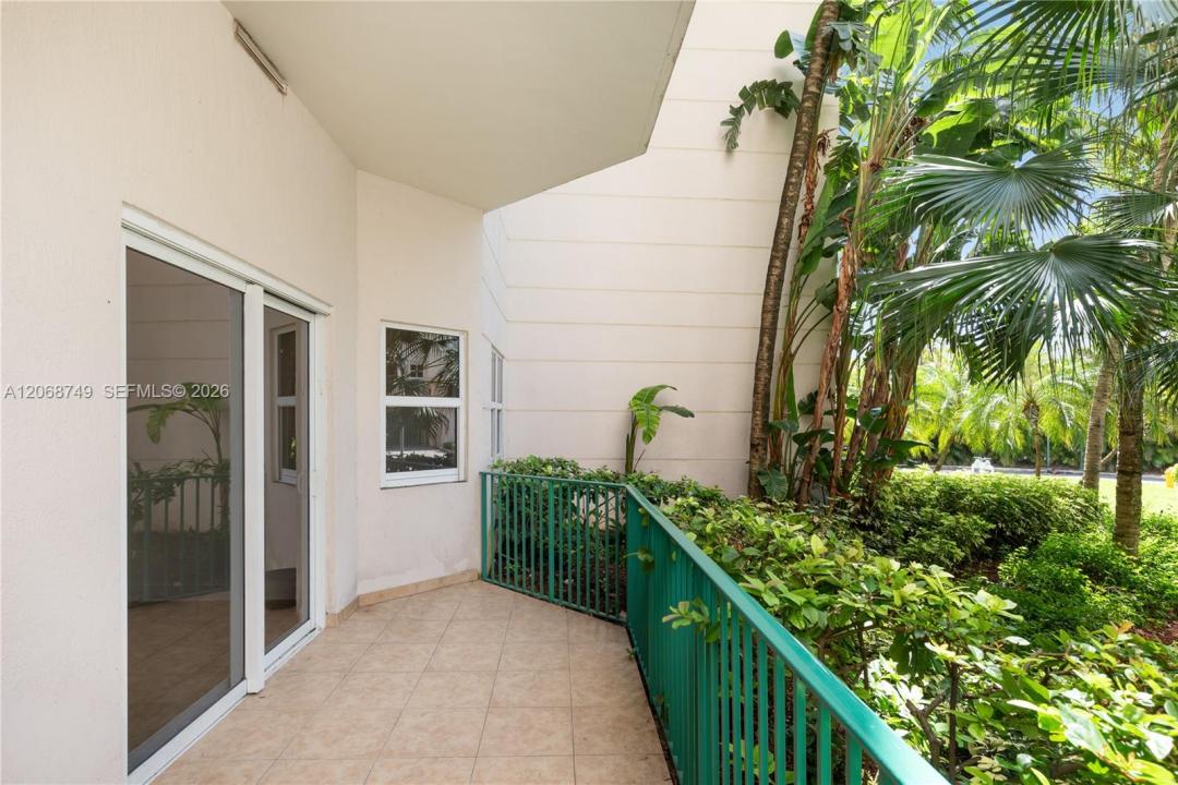 19900 E Country Club Dr 104, Aventura, Флорида 33180, Соединенные Штаты