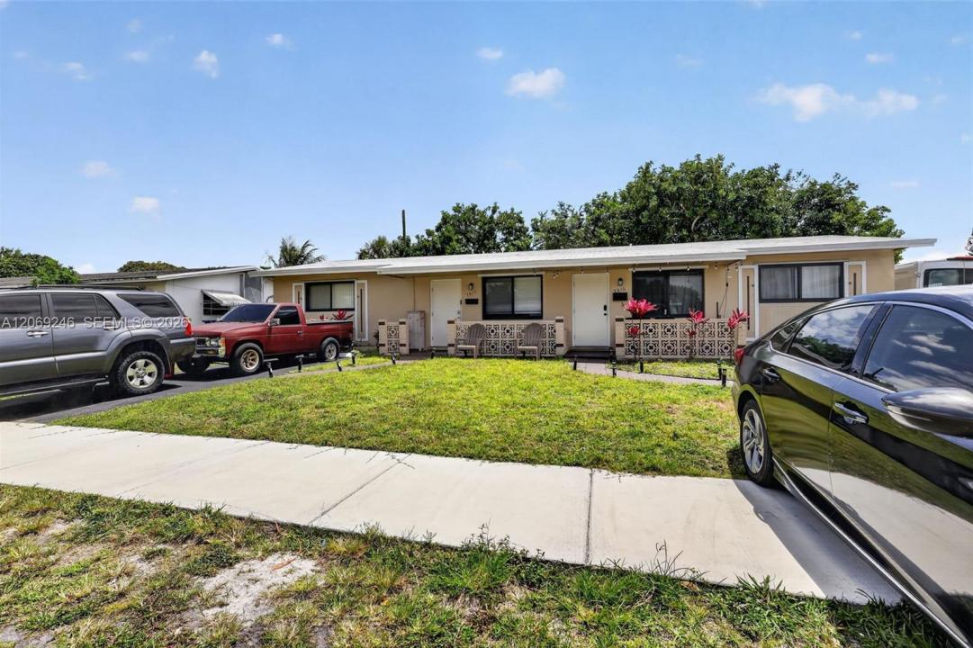 5816 Cleveland St 2, Hollywood, Florida 33021, USA