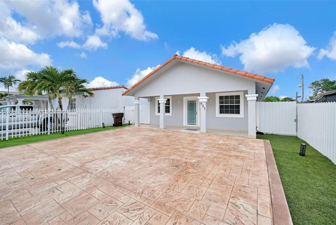 451 E 37st, Hialeah, Florida 33013, USA